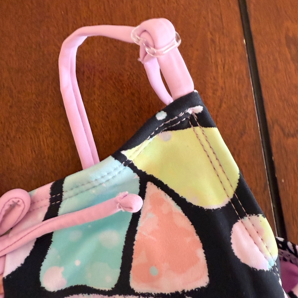 Colorful Ruffled Swimsuit Set - Picture 3 of 4